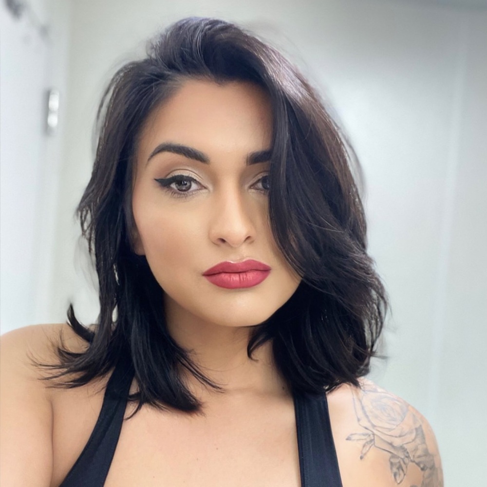 Meet your Posher, Paola